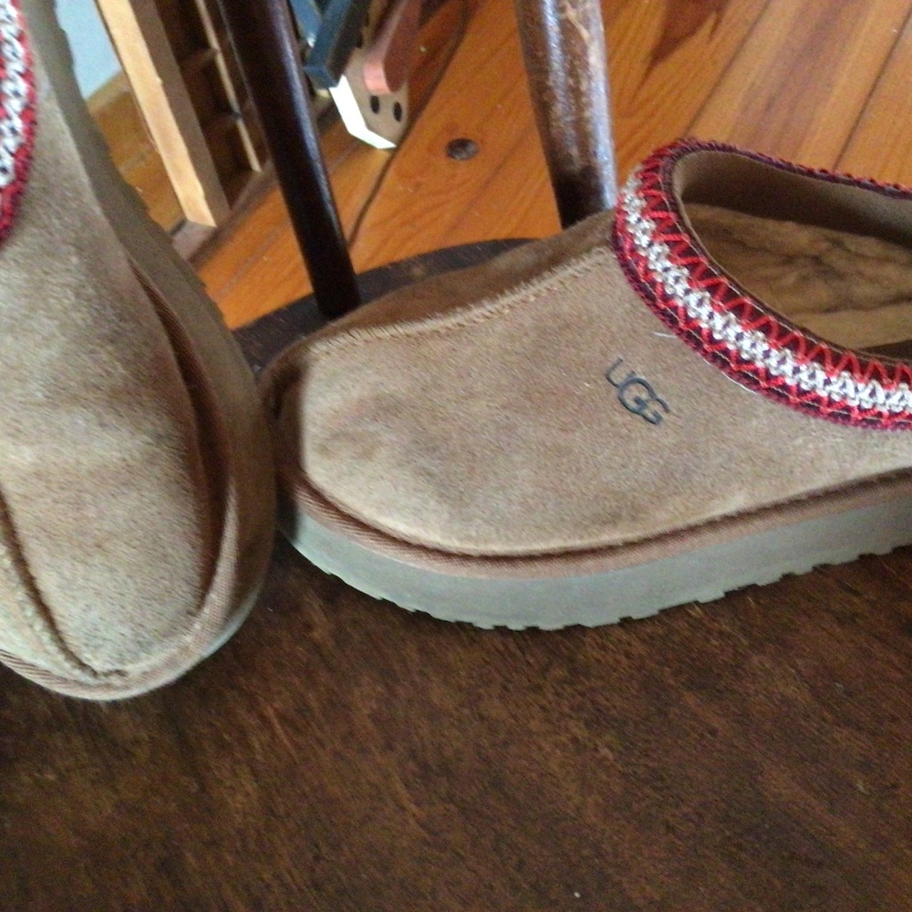 UGG kids slip ons Sz. 1